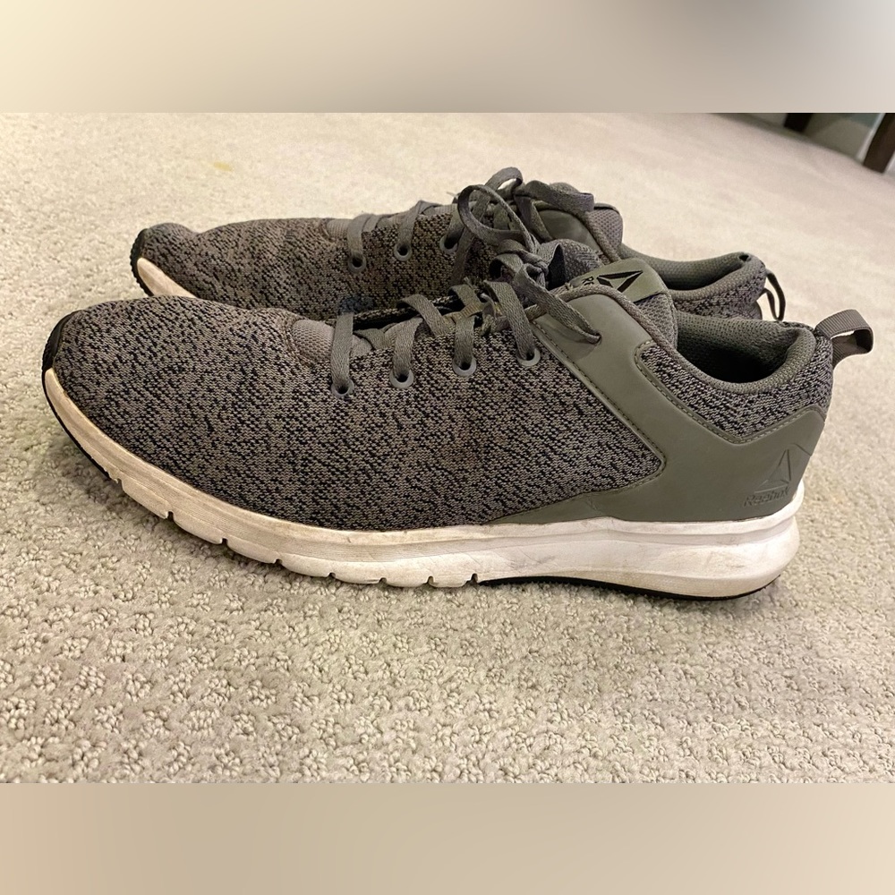 Reebok Sneakers